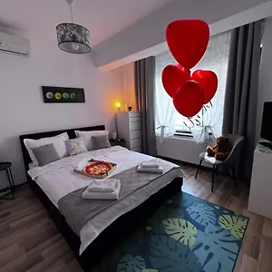  Vilă Luminoasa Cu Curte Privata